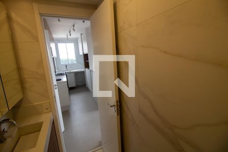 Banheiro de apartamento para alugar com 2 quartos, 33m² em Santo Amaro, São Paulo