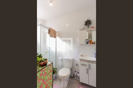 Banheiro  de apartamento à venda com 1 quarto, 40m² em Passo D&#8217;areia, Porto Alegre