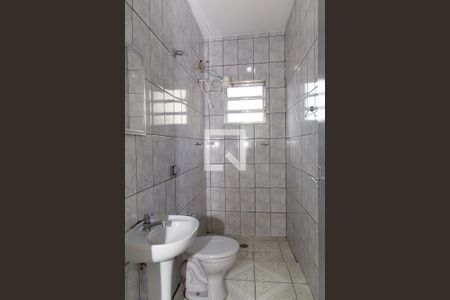 Banheiro de casa para alugar com 1 quarto, 40m² em Casa Grande, Diadema