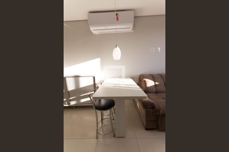 Sala de kitnet/studio para alugar com 1 quarto, 35m² em Jardim Goiás, Goiânia