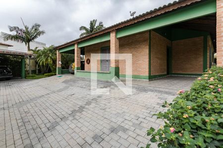 Garagem de casa para alugar com 3 quartos, 400m² em Vila Mogilar, Mogi das Cruzes