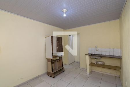 Kitnet de kitnet/studio para alugar com 1 quarto, 18m² em Brás de Pina, Rio de Janeiro
