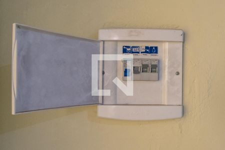 Kitnet - Quadro de luz de kitnet/studio para alugar com 1 quarto, 18m² em Brás de Pina, Rio de Janeiro