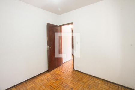 Quarto 2 de casa para alugar com 2 quartos, 65m² em Jardim Monte Azul, São Paulo