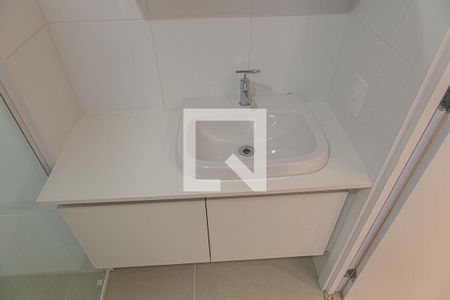 Banheiro de kitnet/studio para alugar com 1 quarto, 26m² em Bela Vista, São Paulo