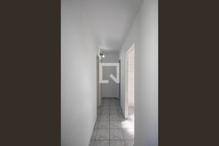 Corredor de apartamento para alugar com 2 quartos, 48m² em Parque Pinheiros, Taboão da Serra