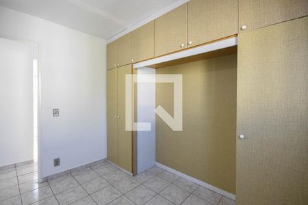 Quarto 1 de apartamento para alugar com 2 quartos, 48m² em Parque Pinheiros, Taboão da Serra