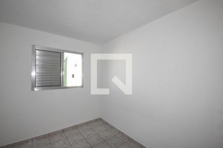 Quarto 2 de apartamento para alugar com 2 quartos, 48m² em Parque Pinheiros, Taboão da Serra