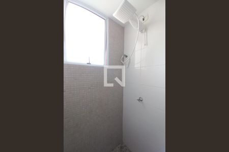 Banheiro de apartamento à venda com 2 quartos, 50m² em Piratininga (venda Nova), Belo Horizonte