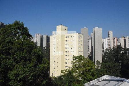 Vista de apartamento para alugar com 4 quartos, 230m² em Vila Suzana, São Paulo