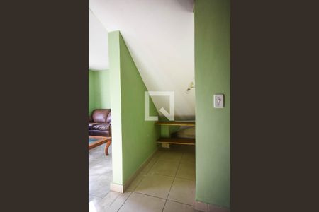 Corredor de casa para alugar com 2 quartos, 60m² em Jardim Londrina, São Paulo