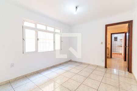 Sala de casa à venda com 3 quartos, 230m² em Jardim Ernestina, São Paulo