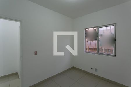 Quarto de apartamento para alugar com 1 quarto, 55m² em Esplanada, Belo Horizonte