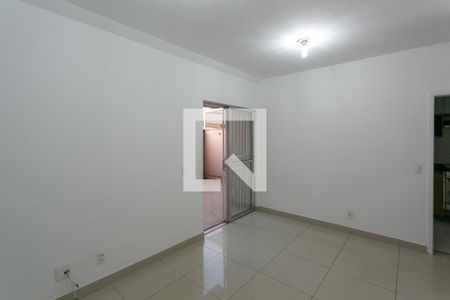 Sala de apartamento para alugar com 1 quarto, 55m² em Esplanada, Belo Horizonte