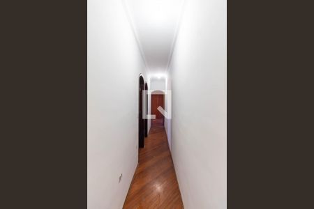 Corredor de casa à venda com 5 quartos, 300m² em Jardim Eliane, São Paulo