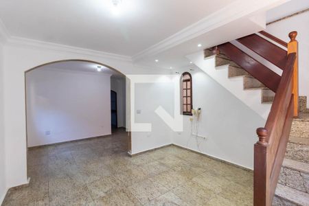 Sala de casa à venda com 5 quartos, 300m² em Jardim Eliane, São Paulo