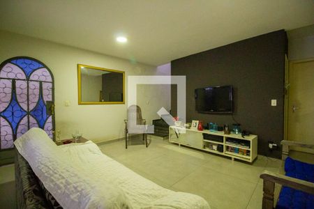 Sala de casa para alugar com 3 quartos, 230m² em Vila Firmiano Pinto, São Paulo