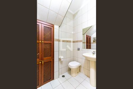 Lavabo de casa para alugar com 3 quartos, 180m² em Vila Campo Grande, São Paulo
