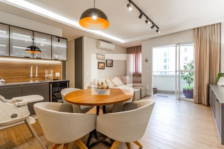 Apartamento à venda com 70m², 2 quartos e 2 vagasSala