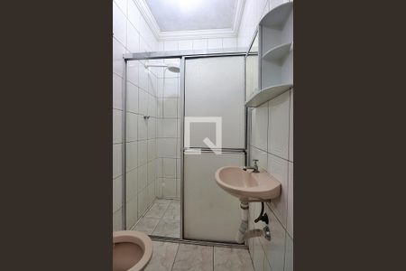 Banheiro de casa para alugar com 1 quarto, 60m² em Jardim Alzira Franco, Santo André