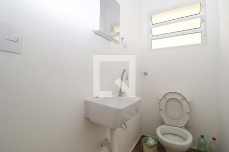 Lavabo de casa para alugar com 3 quartos, 190m² em Vila Campo Grande, São Paulo