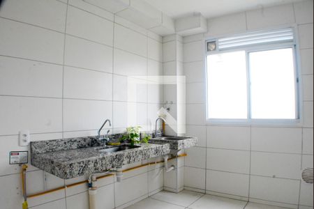 Banheiro de apartamento para alugar com 2 quartos, 45m² em Itapuã, Salvador