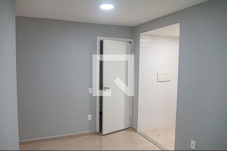 sala de apartamento para alugar com 2 quartos, 45m² em Pechincha, Rio de Janeiro