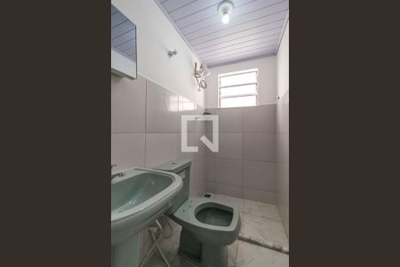 Banheiro de kitnet/studio para alugar com 1 quarto, 22m² em Bonsucesso, Rio de Janeiro