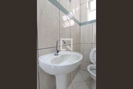 Lavabo de casa para alugar com 4 quartos, 272m² em Jardim Santa Clara, Guarulhos