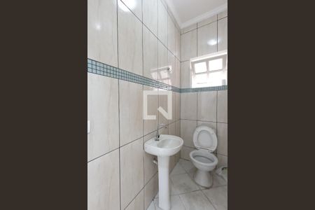 Lavabo de casa para alugar com 4 quartos, 272m² em Jardim Santa Clara, Guarulhos