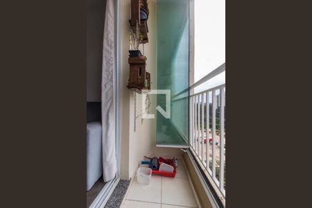 Sacada de apartamento para alugar com 3 quartos, 68m² em Jardim Tupanci, Barueri