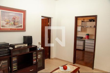 Sala de TV de casa à venda com 3 quartos, 250m² em Novo Eldorado, Contagem