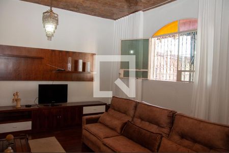 Sala de Estar de casa à venda com 3 quartos, 250m² em Novo Eldorado, Contagem