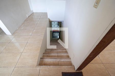 Escada  de casa à venda com 4 quartos, 262m² em Vila Cloris, Belo Horizonte