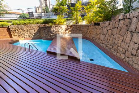 Apartamento para alugar com 170m², 3 quartos e 3 vagas Apartamento para alugar com 170m², 3 quartos e 3 vagasÁrea comum - Piscina