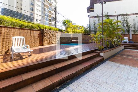 Apartamento para alugar com 170m², 3 quartos e 3 vagas Apartamento para alugar com 170m², 3 quartos e 3 vagasÁrea comum - Piscina