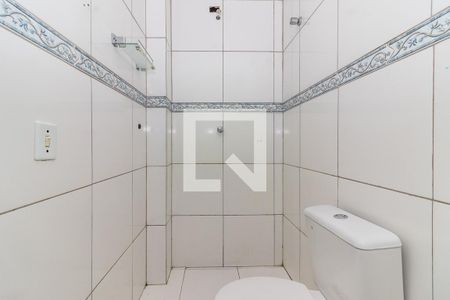 Banheiro de apartamento à venda com 1 quarto, 41m² em Glória, Porto Alegre