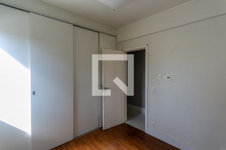 Suíte 1 de apartamento para alugar com 2 quartos, 70m² em Belvedere, Belo Horizonte