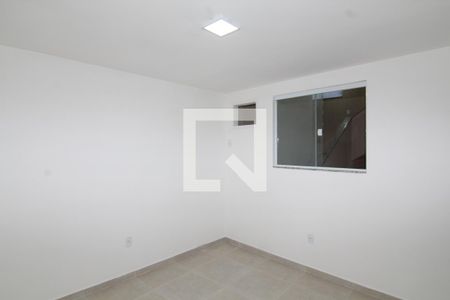 Quarto 1 de apartamento para alugar com 2 quartos, 55m² em Ramos, Rio de Janeiro