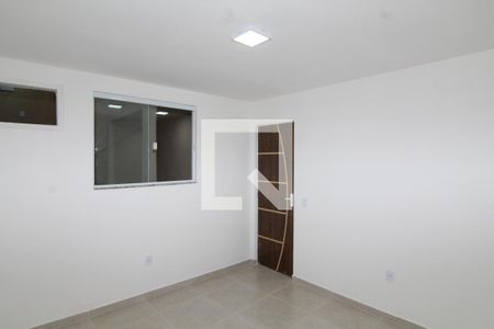 Quarto 1 de apartamento para alugar com 2 quartos, 55m² em Ramos, Rio de Janeiro