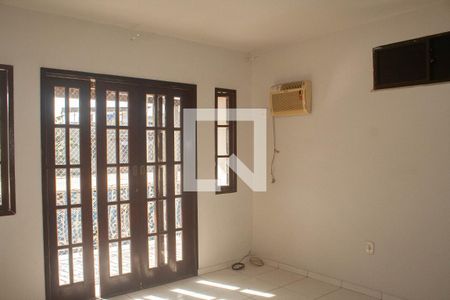 Suíte de casa de condomínio para alugar com 2 quartos, 80m² em Olinda, Nilópolis
