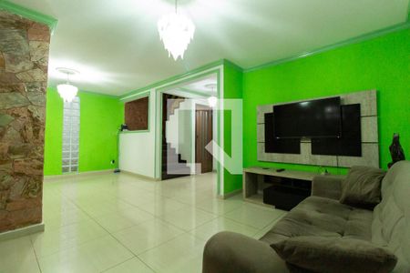 Sala de casa para alugar com 6 quartos, 200m² em Carioca, Curitiba