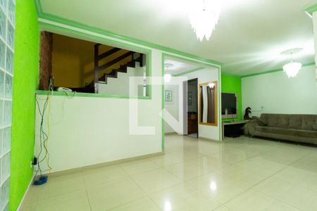 Sala de casa para alugar com 6 quartos, 200m² em Carioca, Curitiba