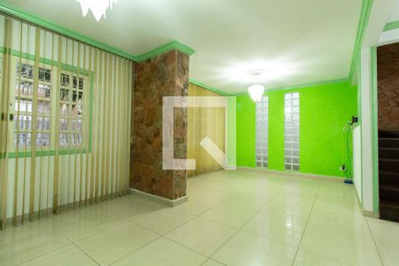 Sala de casa para alugar com 6 quartos, 200m² em Carioca, Curitiba