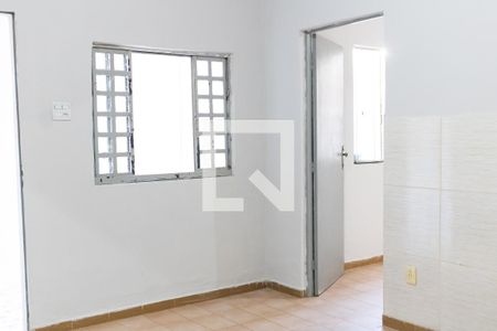 Sala de casa para alugar com 1 quarto, 44m² em Pilares, Rio de Janeiro