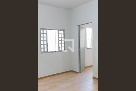 Sala de casa para alugar com 1 quarto, 44m² em Pilares, Rio de Janeiro