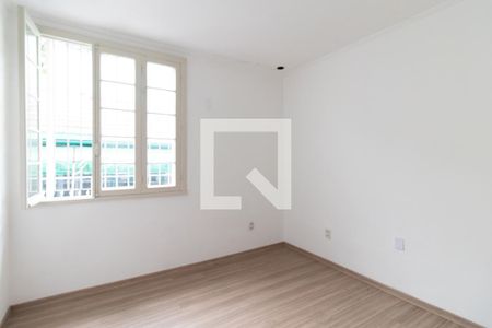 Quarto 2 de casa para alugar com 3 quartos, 160m² em Santo Antônio, Porto Alegre