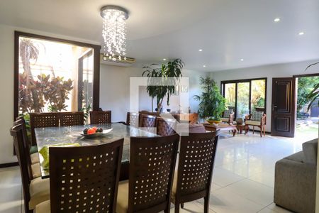 Sala de casa de condomínio à venda com 5 quartos, 450m² em Anil, Rio de Janeiro