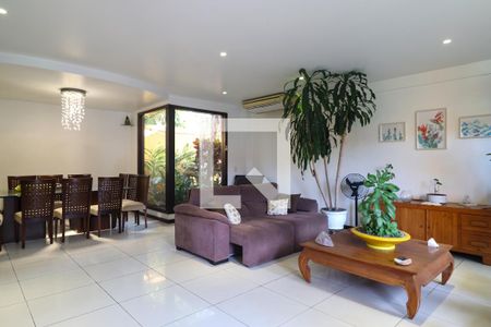 Sala de casa de condomínio à venda com 5 quartos, 450m² em Anil, Rio de Janeiro