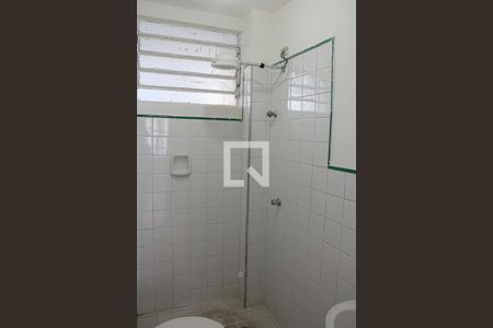 Banheiro de kitnet/studio para alugar com 1 quarto, 26m² em Bela Vista, São Paulo